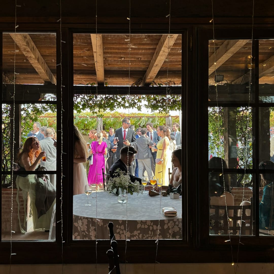 @campoenmedio espacios interiores y exteriores para disfrutar de cada momento. #campoenmedio #wedding #bodasexclusivas